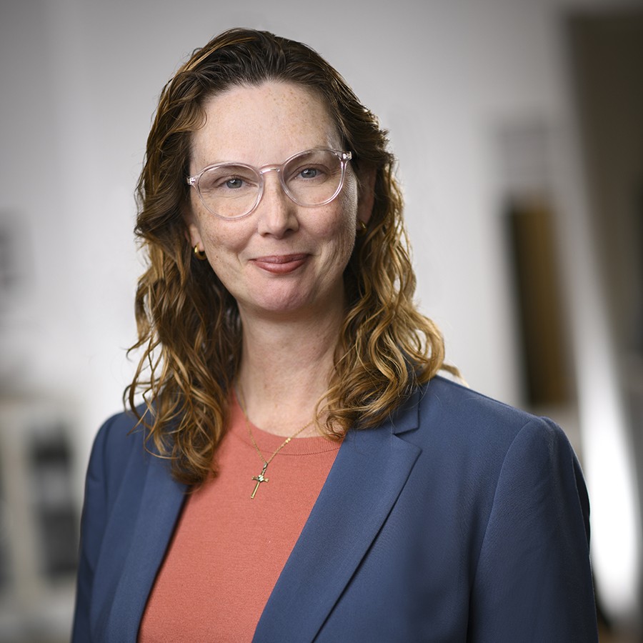 Glasses Headshot Web – AnnaOurada_square for bio page